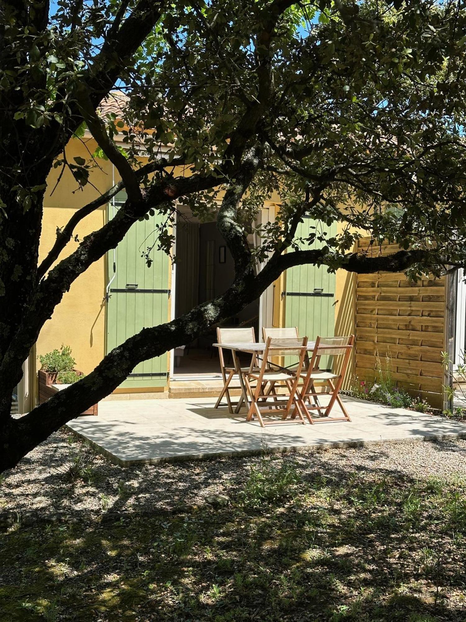 Pierres-Blanches Venasque Exterior foto